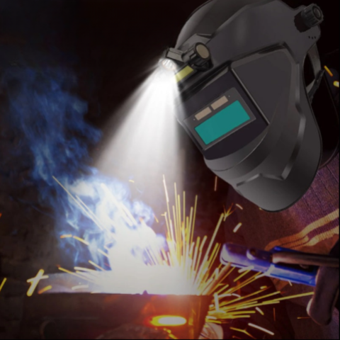 Automaticky ztmavující svářecí maska s čelovkou