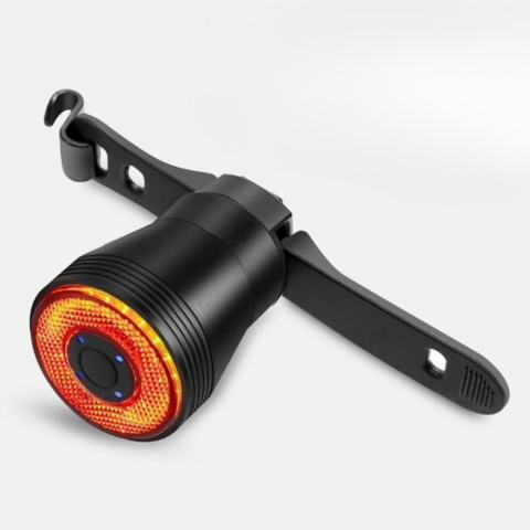 Baklys LED med intelligent bremsesensor - Ideell for bykjøring og sport