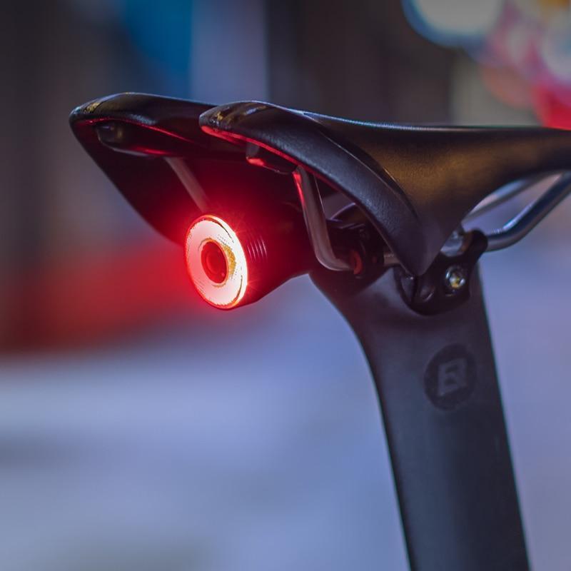 Baklys LED med intelligent bremsesensor - Ideell for bykjøring og sport 