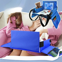 Cestovní podnos pro dětskou autosedačku — pohodlí a integrované úložné prostory 